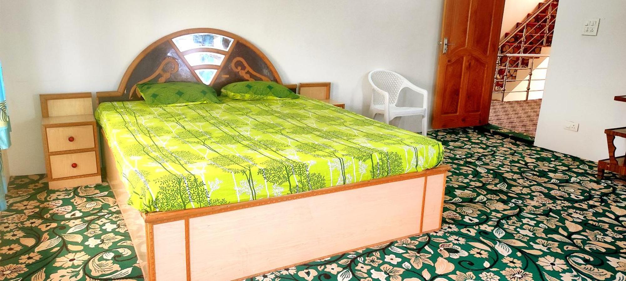 The Clover Inn Srīnagar Kültér fotó