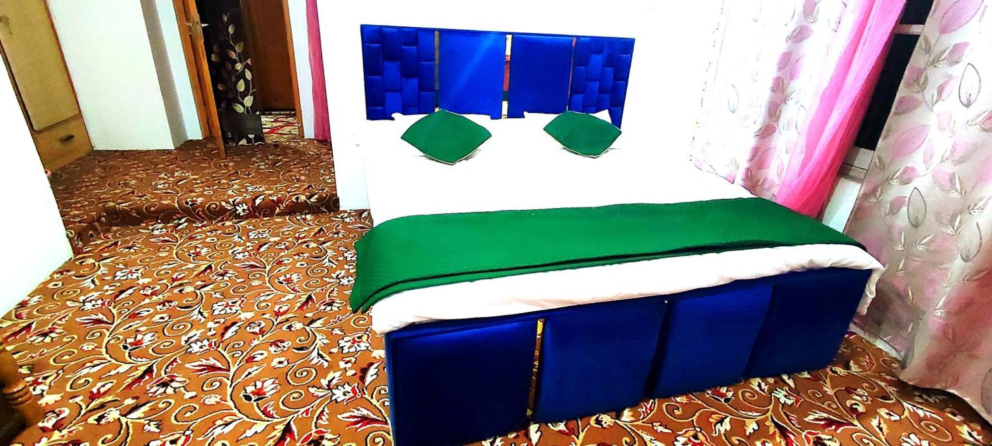 The Clover Inn Srīnagar Kültér fotó